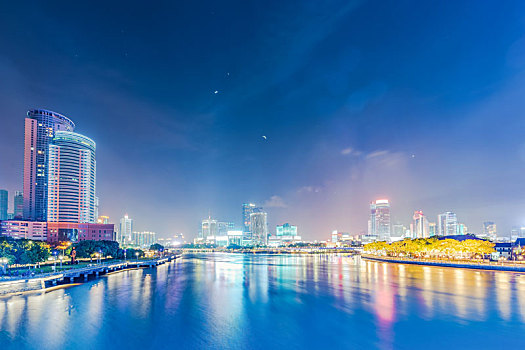 quay thu mn